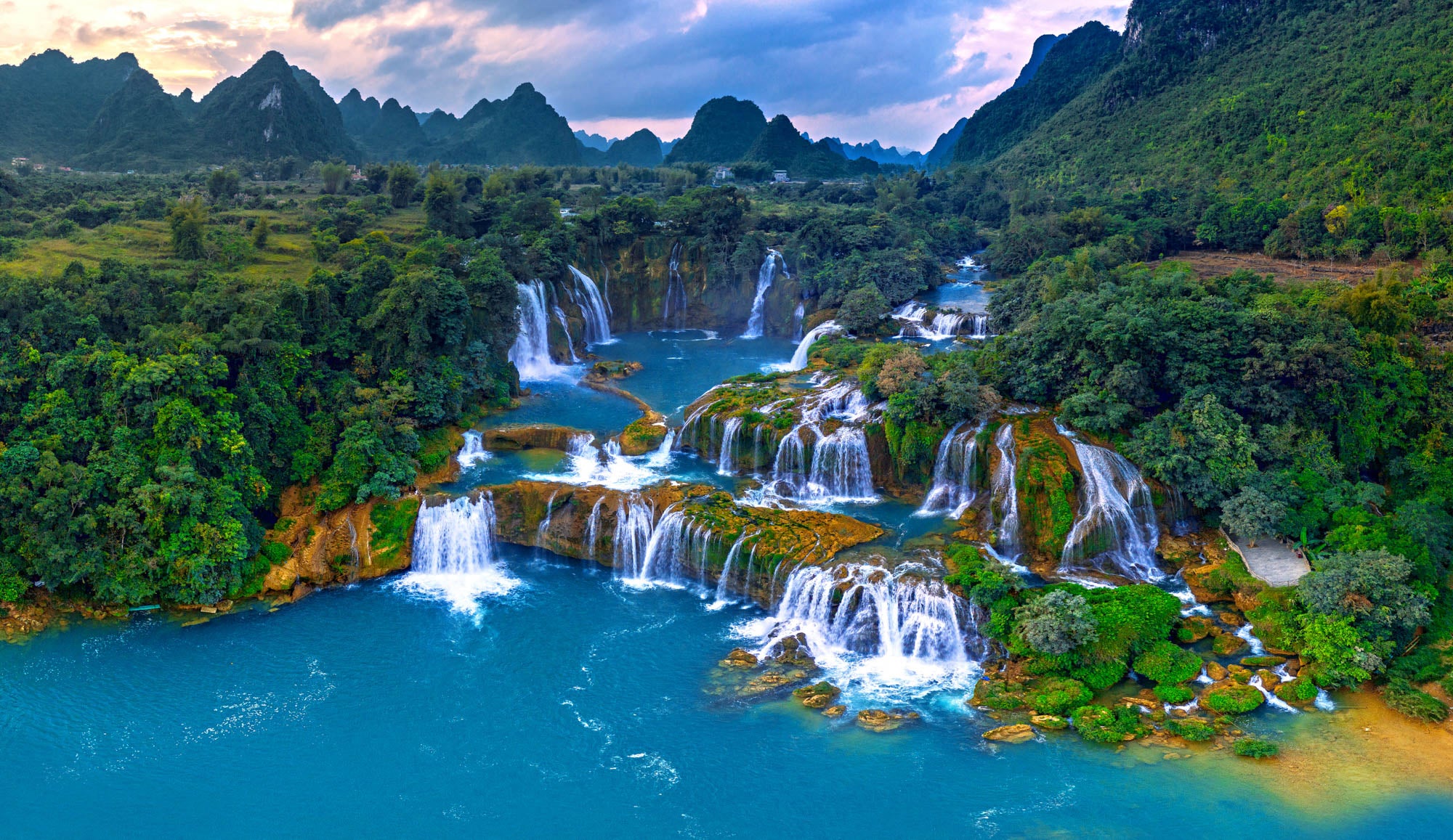 Ban Gioc Waterfalls, Vietnam